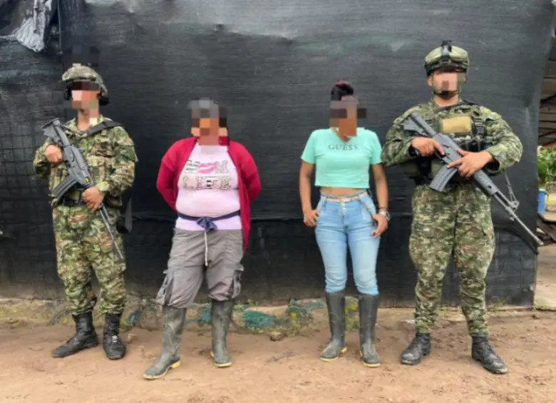 Desarticulada presunta red de reclutamiento infantil: Ejército Nacional capturó a “La Suegra” en el Amazonas. FOTO: EJÉRCITO NACIONAL DE COLOMBIA.