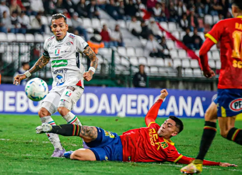 Dayro Moreno, entre los protagonistas del triunfo de Caldas ante Unión Española. FOTO X-ONCE CALDAS