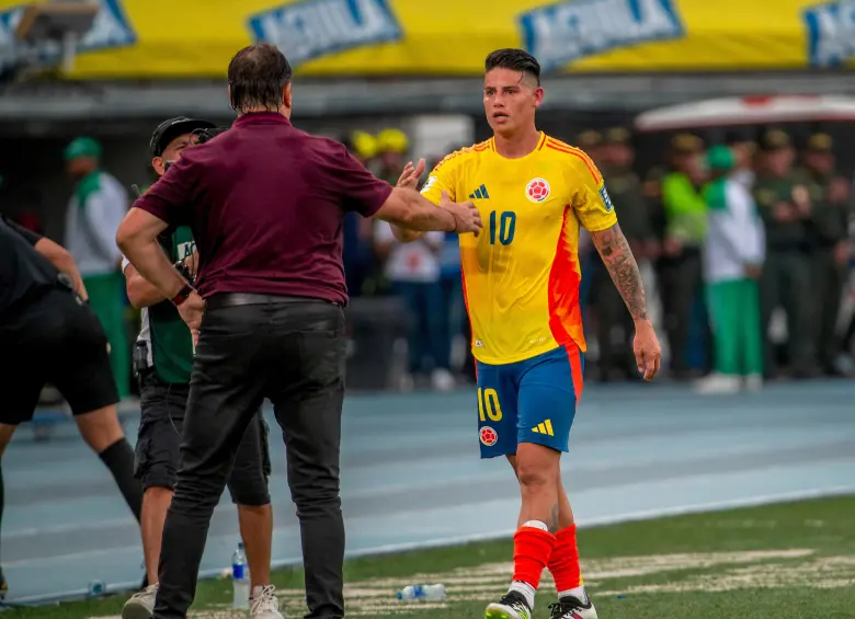 Néstor Lorenzo le tiene gran confianza a James, pero cuando el 10 está cansado le ha temblado la mano para sustituirlo, FOTO JUAN ANTONIO SÁNCHEZ