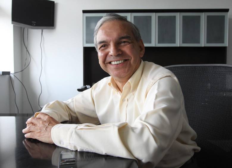 El nuevo ministro de Hacienda, Ricardo Bonilla, dijo que la gasolina en Colombia seguirá subiendo hasta alcanzar el precio internacional, es decir, alrededor de $16.000 por galón. FOTO Cortesía