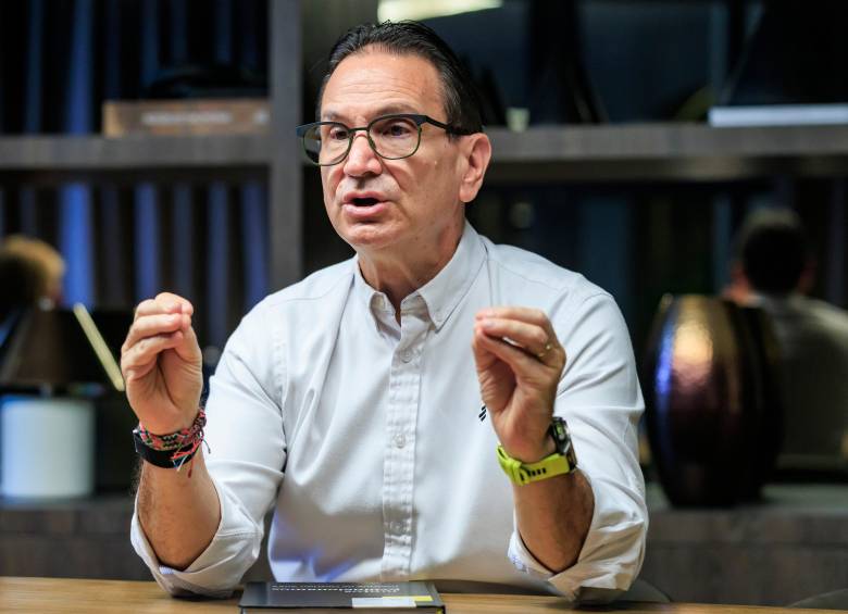 Juan Carlos Mora, CEO de Grupo Cibest, encabeza hoy martes la asamblea de accionistas de esta entidad financiera, matriz de Bancolombia. FOTO camilo suárez