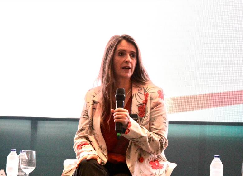 La senadora Paloma Valencia habló de las reformas del Gobierno Petro, durante el Congreso Analdex. FOTO CORTESÍA ANALDEX