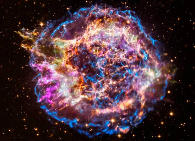 Este es el remanente de la Supernova Cassiopeia A. Imagen histórica del Observatorio de rayos X Chandra. FOTO: NASA