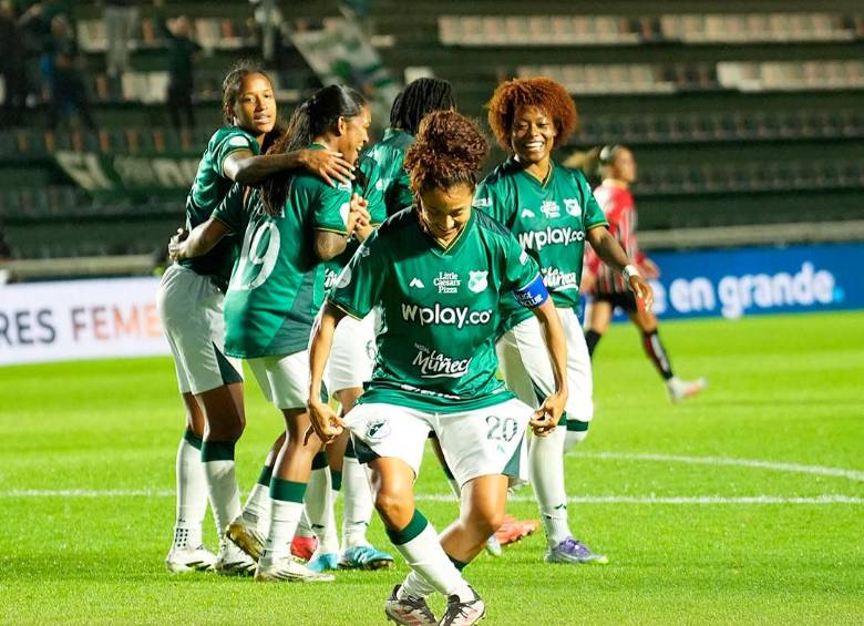 Deportivo Cali y Colo-Colo, por un cupo a la final de la Copa Libertadores. Foto: Tomada de redes @CaliFemenino. 