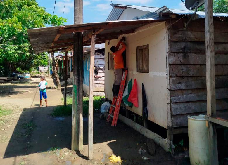 Esta comunidad llevaba más de medio siglo de existencia sin contar con energía para resolver sus necesidades cotidianas. FOTO: GOBERNACIÓN DE ANTIOQUIA
