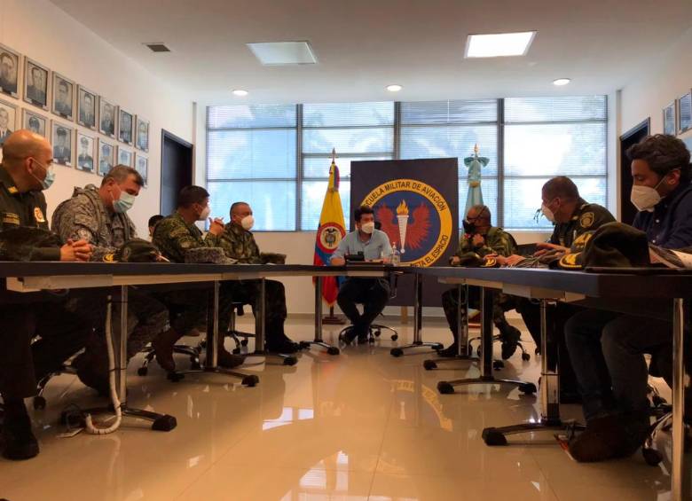 En Cali se realizó un consejo de seguridad para atender la situación de orden público, con Policía y Ejército. FOTO cortesía