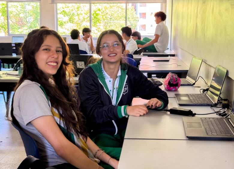 “Todas las niñas deberían participar en She is Astronautas”, dijo la joven, cuya trayectoria incluye espacios de liderazgo y formación complementaria. FOTO cortesía Alcaldía de Medellín