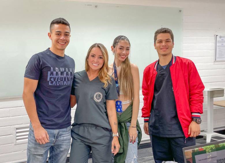 (De izquierda a derecha) Samuel, Laura, Karla y Esteban. Son algunos de los integrantes del equipo colombiano. FOTO: Cortesía