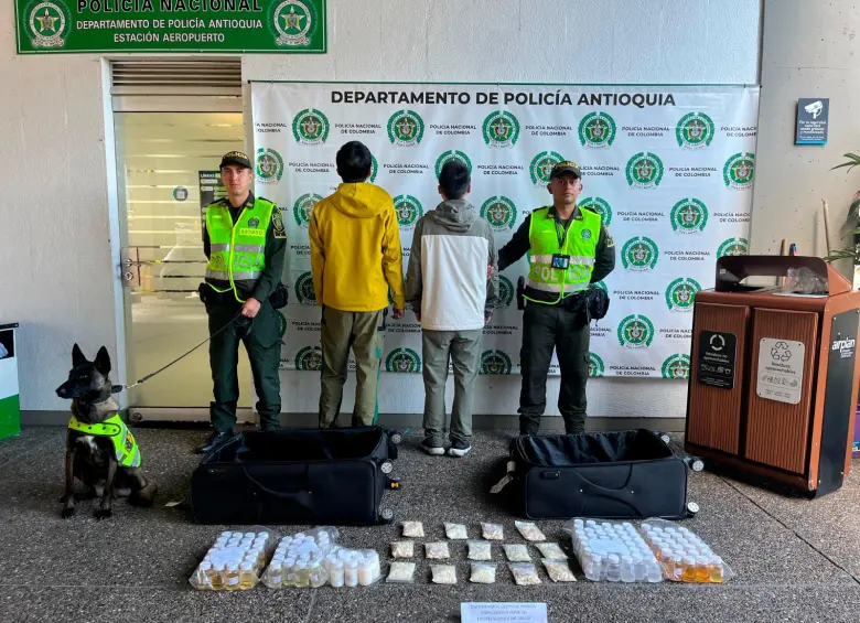 La droga estaba dentro de dos equipajes de color negro que detectó la perra Molly. FOTO: POLICÍA