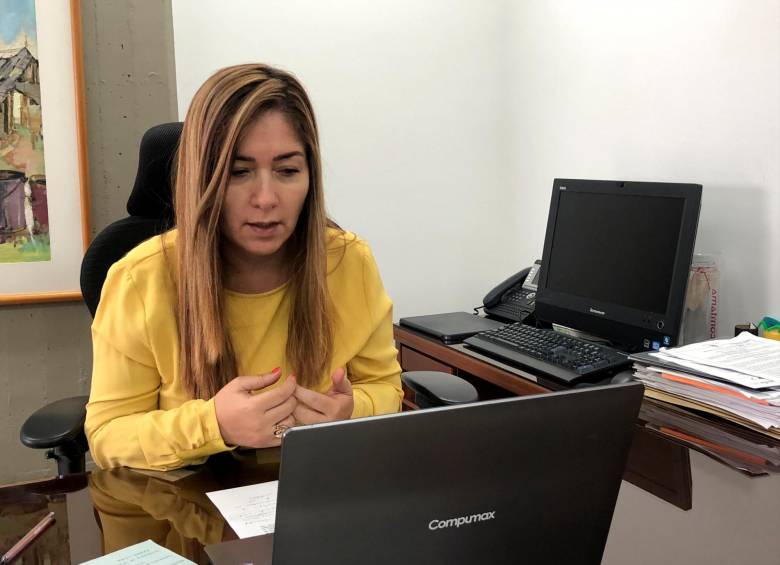 Lina María Bustamante Sánchez se desempeñaba como secretaria de Salud de Antioquia desde enero de 2020. FOTO: TOMADA DEL TWITTER DE LINA BUSTAMANTE (@lunabusa_lina)