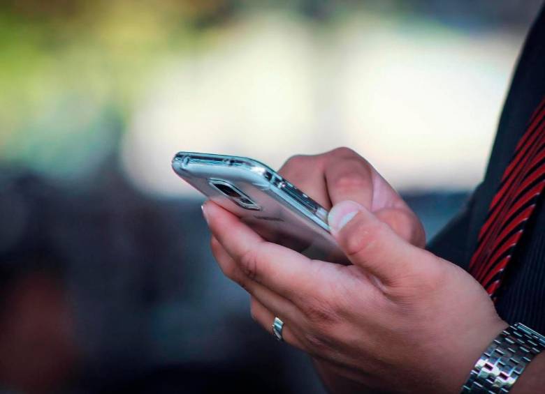 Los mensajes de texto no han muerto: en 2021 operadores facturaron más