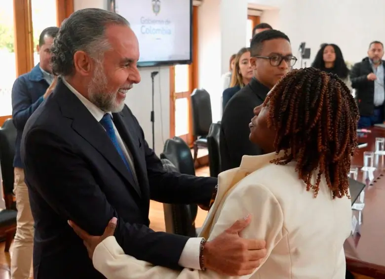 Durante el encuentro, también se abordaron temas como el fortalecimiento de los consejos comunitarios y las dificultades de orden público en la región Pacífica colombiana. FOTO: MININTERIOR