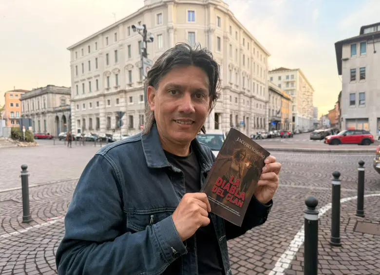Jacobo Solano vive en Italia, donde se ha refugiado después de hacer varias investigaciones contra el crimen organizado en Colombia. 