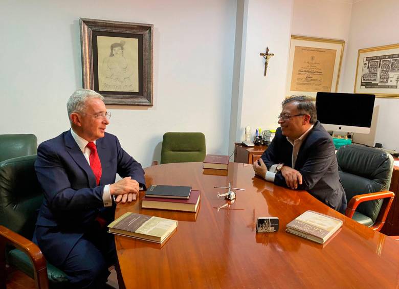 Terminó reunión entre Gustavo Petro y Álvaro Uribe, así transcurrió el encuentro