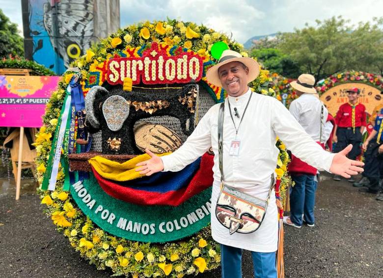 Carlos José Atehortúa fue el ganador de la categoría Comercial. FOTO ALCALDÍA DE MEDELLÍN