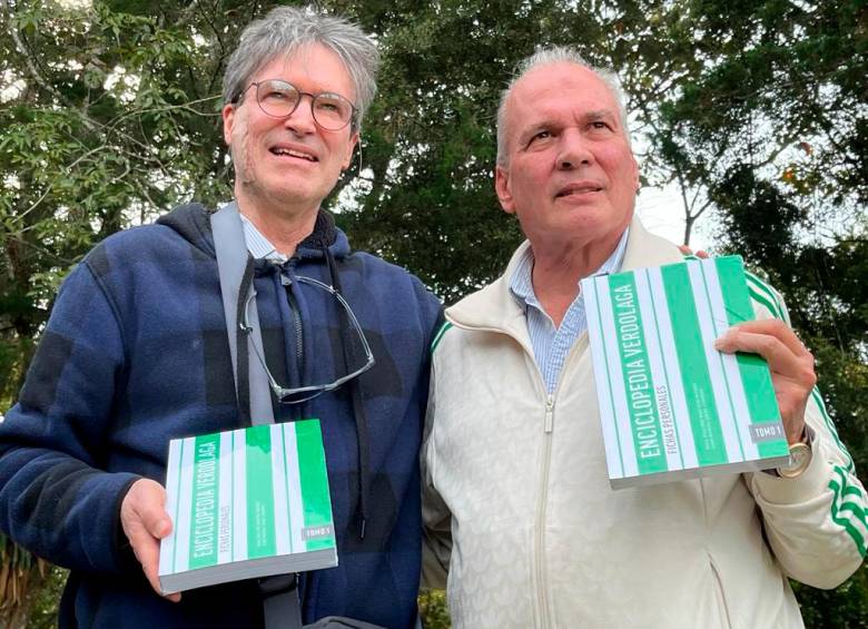 Raúl Montoya (izquierda) y Juan Manuel Uribe, los autores de la obra del Rey de Copas colombiano. FOTO cortesía Pablo Arbeláez R.