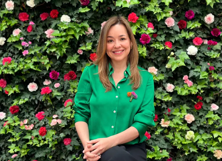 Laura Valdivieso asume la presidencia de Asocolflores en un momento clave para fortalecer las exportaciones, la sostenibilidad y la competitividad de la floricultura colombiana. FOTO cortesía Asocolflores