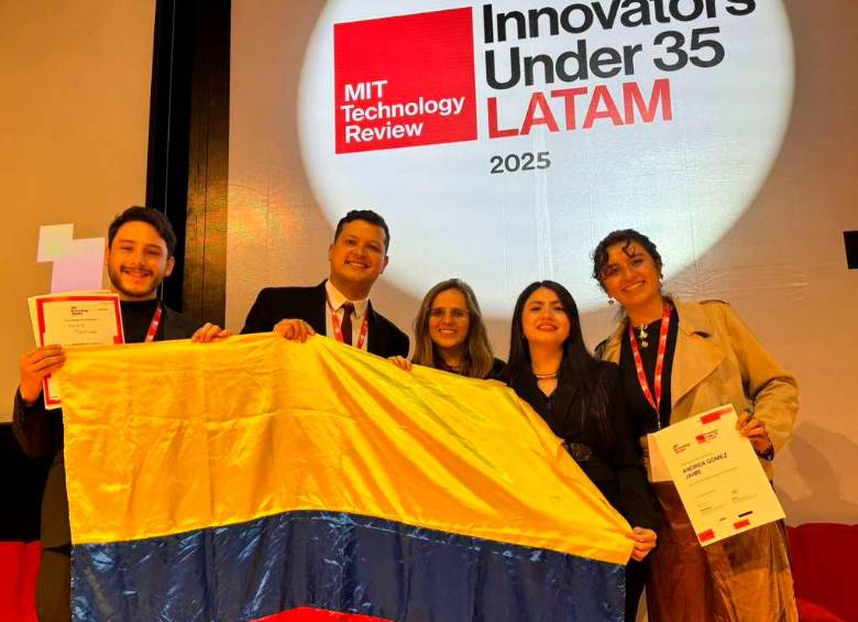 Andrés Martínez, Luis Carlos Parra, Carolina González, Nataly Parga y Andrea Gómez son cinco de los siete jóvenes colombianos del listado. FOTO MIT