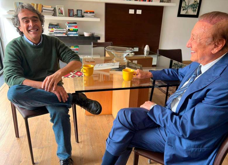 A finales de marzo los candidatos Fajardo y Hernández se tomaron un café. FOTO CORTESÍA