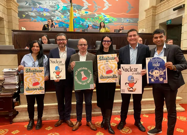 Promotores de la Ley Nuclear celebran la aprobación lograda en la Cámara de Representantes. FOTO tomada de X