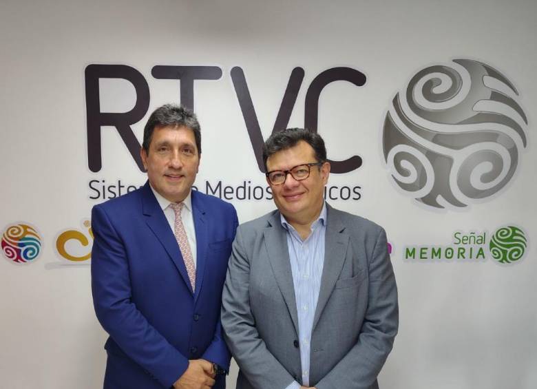 El gerente general de RTVC, Hollman Morris, y el subgerente de Radio, Luis Alfredo Hernández. Foto: RTVC