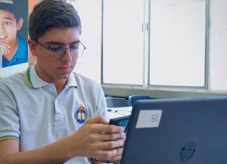 Juan José Gómez será el único alumno de un colegio público dentro de la selección nacional que representará a Colombia en China. FOTO: ALCALDÍA
