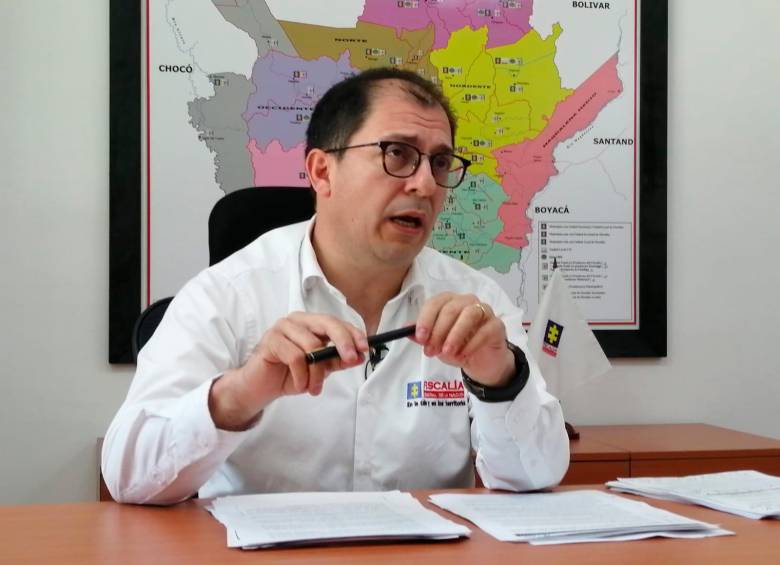 El fiscal Barbosa le confirmó a EL COLOMBIANO que en los inmuebles figura como titular el exgobernador de Antioquia Luis Pérez Gutiérrez. FOTO: Manuel Saldarriaga /EL COLOMBIANO.