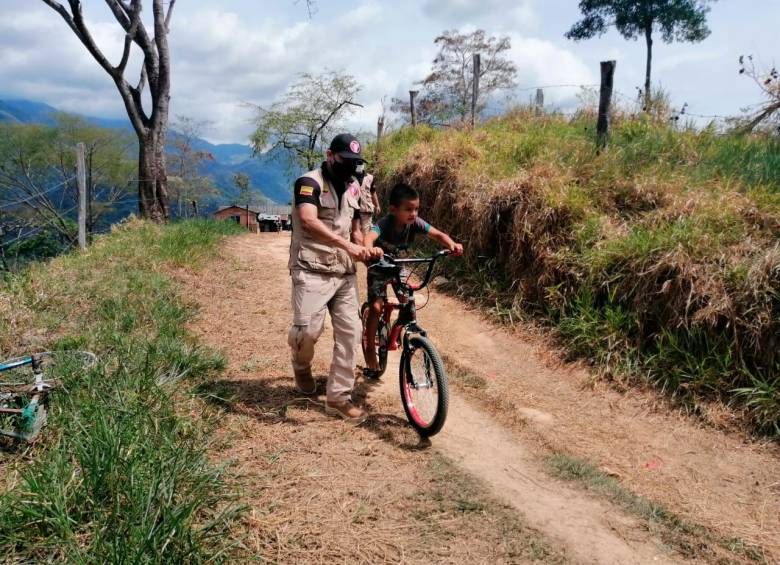 En la vereda Volcán Blanco se gestó la historia entre un niño que sueña ser ciclista y los uniformados que lo avistaron. FOTO: CORTESÍA