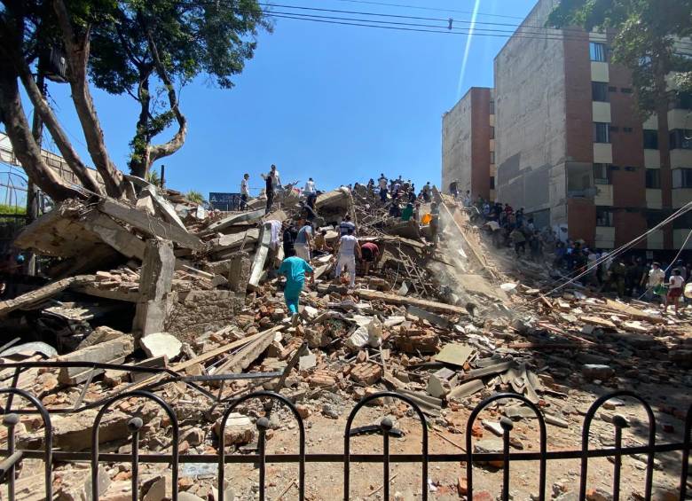 Al menos 20 edificios colapsaron en Cali. FOTO: ANDRÉS CARMONA, EL COLOMBIANO.