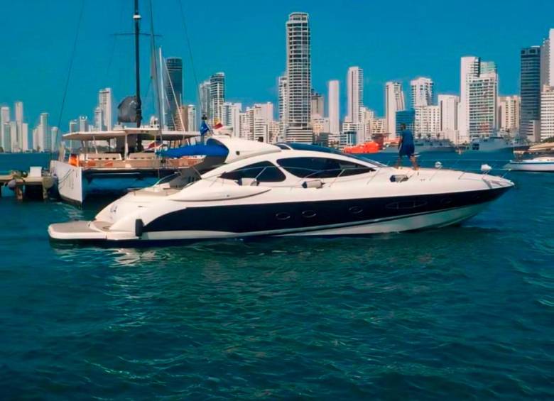 Este es el yate “Baharí” que naufragó este viernes cuando regresaba a Cartagena con turistas a bordo. FOTO: Colprensa