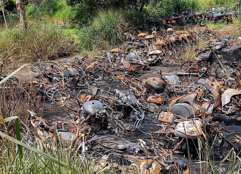 Las autoridades inunciaron que buscarán a los responsables de la quema de los 84 vehículos. FOTO JAIME PÉREZ