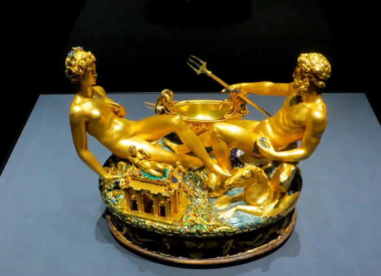 La Saliera, una escultura de oro, esmalte y ébano del orfebre y escultor italiano Benvenuto Cellini fue robada en 2003 y recuperada en 2006. Está de nuevo en el Museo de Historia de Arte de Viena, Austria. Foto cortesía. 