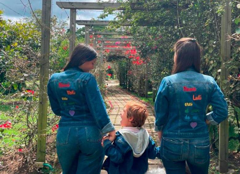 Corte falló a favor de familia diversa discriminada en Fundación Clínica Noel. El centro de salud tuvo que disculparse y tendrá que crear ruta de atención. Foto: Cortesía de la familia. 