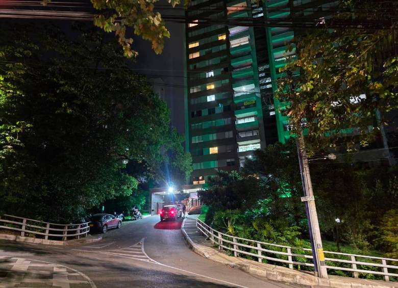 En este edificio de El Poblado fue hallado en su apartamento el ciudadano israelí. FOTO: SANTIAGO OLIVARES TOBÓN