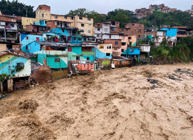 Algunas de las construcciones vecinas a la quebrada ya registran afectaciones,s egún habitantes de la zona. FOTO Cortesía 
