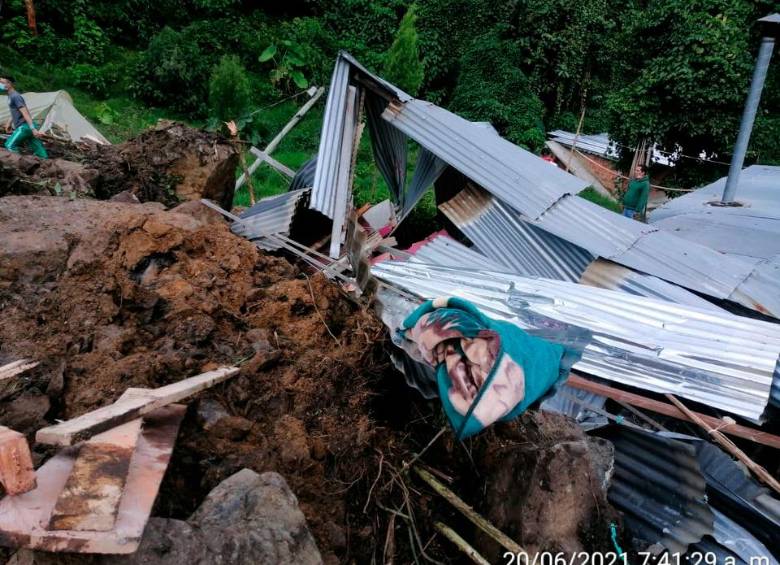 En unos minutos las familias damnificadas perdieron todas sus pertenencias, aunque lograron salvar sus vidas ante la avalancha. FOTO CORTESÍA DAGRAN