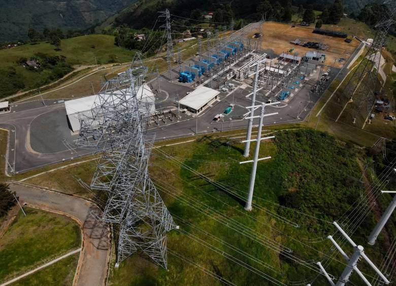 Como el proyecto de transmisión eléctrica más importante en la historia de Colombia calificó el presidente Iván Duque la Interconexión Noroccidental, ejecutada por ISA. FOTO cortesía