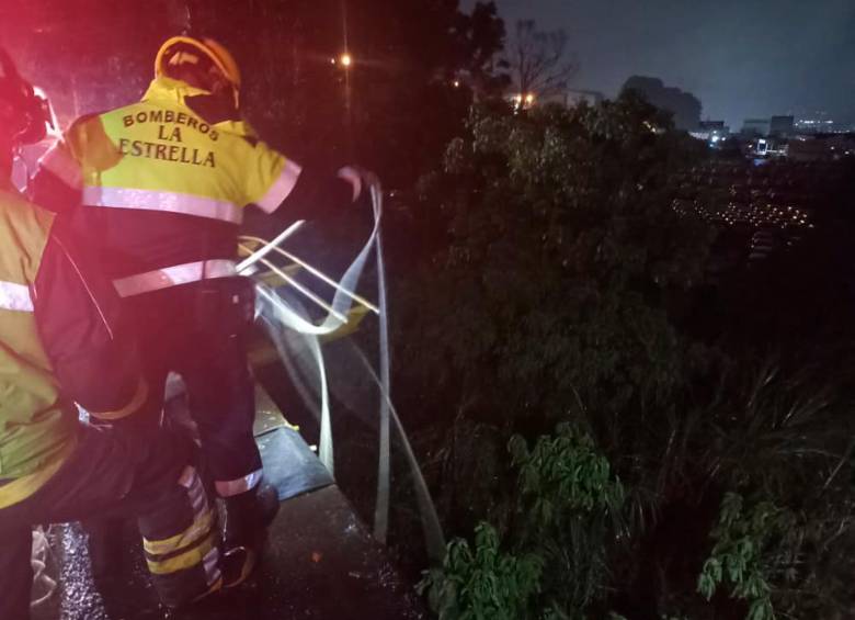 El rescate se logró con cuerdas y sogas. Foto: Cortesía. 