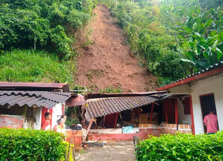 El techo de una casa se vino abajo en la vereda Santana, del municipio de Betania. FOTO: Cortesía Dagran
