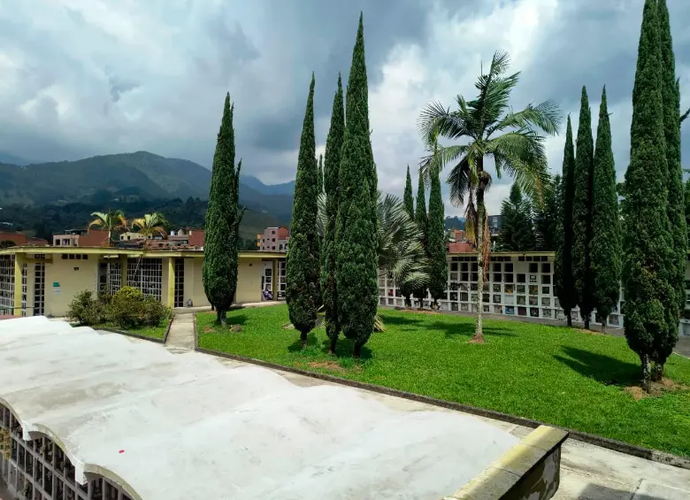 El Cementerio del municipio de Caldas tiene 70 sitios de interés para búsqueda de posibles restos de desaparecidos. FOTO: CORTESÍA