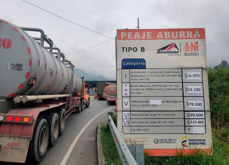 Los transportadores adelantan un bloqueo pacífico. FOTO: TOMADA DE TWITTER