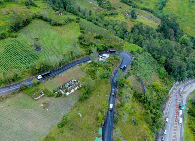 El pasado 7 de septiembre ocurrió un grave deslizamiento que volvió a colapsar la Vía al Llano, uno de los principales conectores viales del país. FOTO: MINISTERIO DE TRANSPORTE