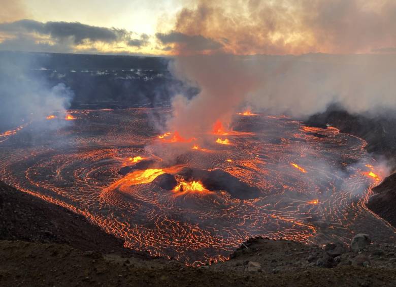 Kilauea es uno de los seis volcanes activos en Estados Unidos. Ha erupcionado de forma casi continua entre 1983 y 2019. FOTO: Getty Images