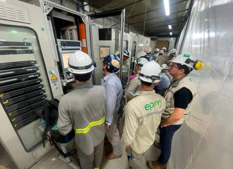 Mientras que EPM hacía las pruebas y monitoreaba, las comunidades aguas abajo se quejaron de que no los informaron de la prueba y dicen que viven en zozobra respecto a la futura operación de la central. Foto: Cortesía EPM
