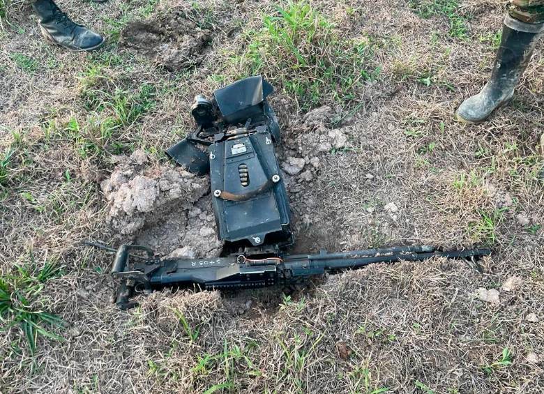 La M60 fue recuperada tras más de 24 horas de búsqueda por los uniformados. FOTO CORTESÍA EJÉRCITO 