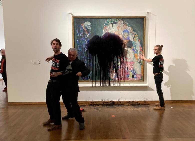 Estos hombres fueron los atacantes del cuadro del pintor austriaco Gustav Klimt. FOTO: EFE