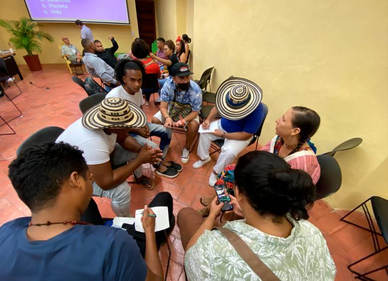 Un grupo de músicos reunidos en uno de los encuentros regionales realizado en Cartagena. FOTO Cortesía