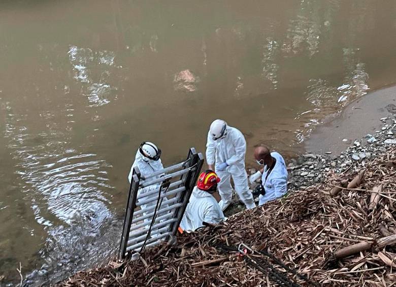 Cuerpo de un hombre fue hallado flotando en la quebrada La Ayurá, en Envigado 