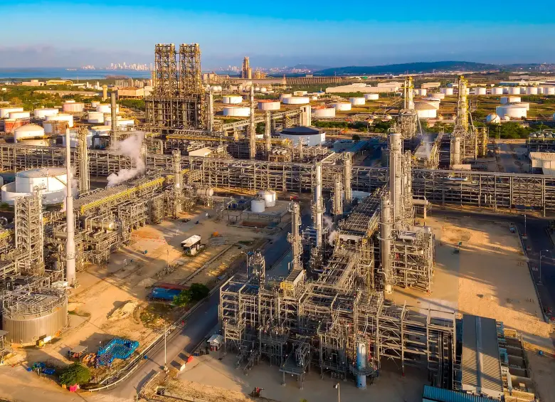 El oro, el petróleo y el carbón estuvieron entre los productos que más aportaron al crecimiento de las exportaciones colombianas en agosto de 2026. FOTO CORTESÍA