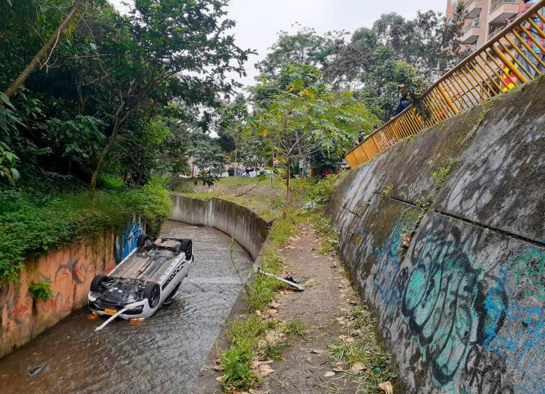Cuatro vehículos se volcaron en Medellín, Envigado y Cisneros